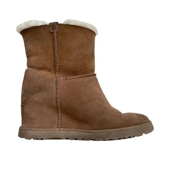 UGG Classic Femme Chestnut Suede Toggle Wedge Boots Women's Size 5 Brown - Picture 3 of 9